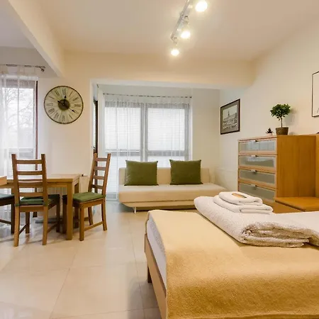 Family - Private Parking *